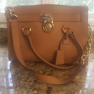 Michael Kors! Tan Chain strap purse!!
